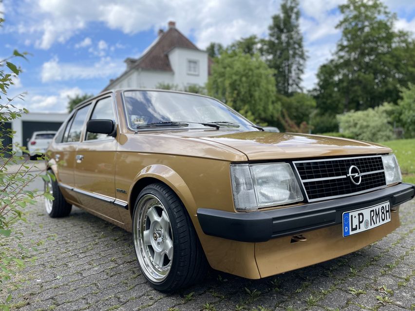 Opel Kadett D mit Schmidt Retro-ML Modern Line 3-piece